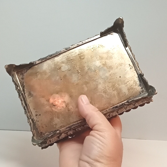 Vintage metal jewelry box with wood compartments. - Picture 6 of 8